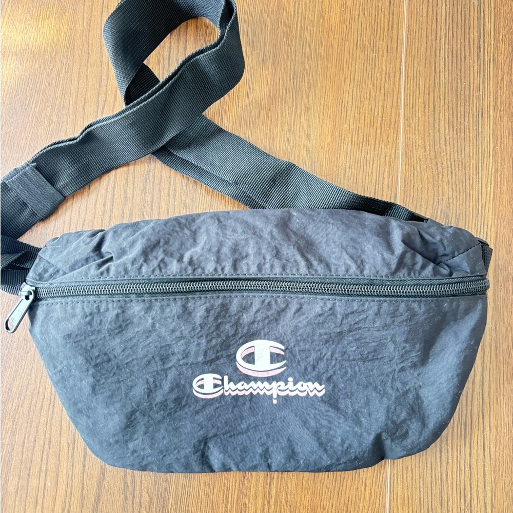 Champion Classic Black Belt Bag
